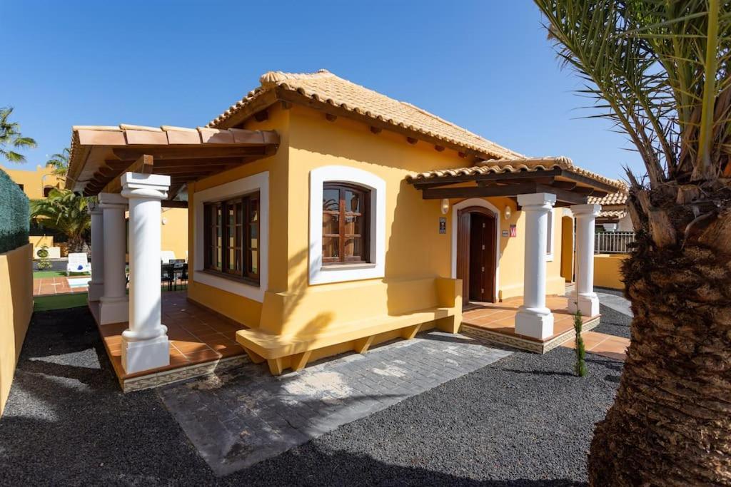 Villa Helen - Heated Pool Wifi Smarttv Barbecue Κοραλέχο Εξωτερικό φωτογραφία