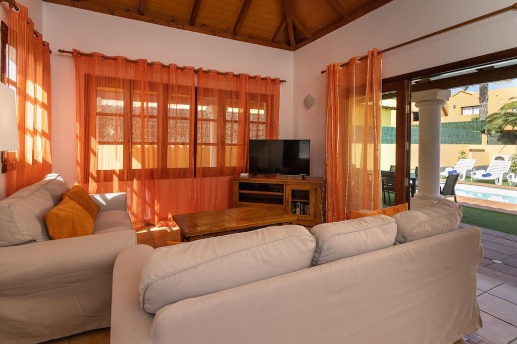 Villa Helen - Heated Pool Wifi Smarttv Barbecue Κοραλέχο Εξωτερικό φωτογραφία