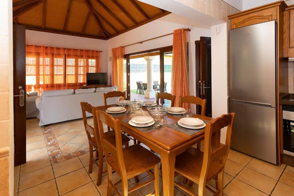 Villa Helen - Heated Pool Wifi Smarttv Barbecue Κοραλέχο Εξωτερικό φωτογραφία