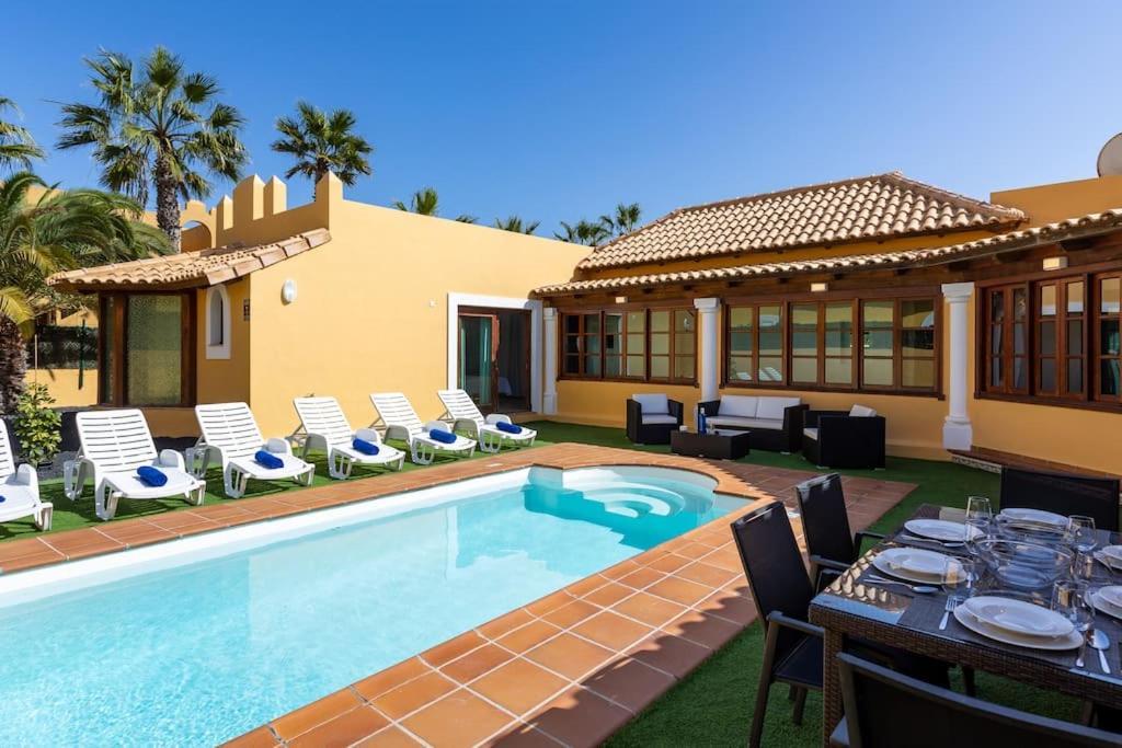 Villa Helen - Heated Pool Wifi Smarttv Barbecue Κοραλέχο Εξωτερικό φωτογραφία