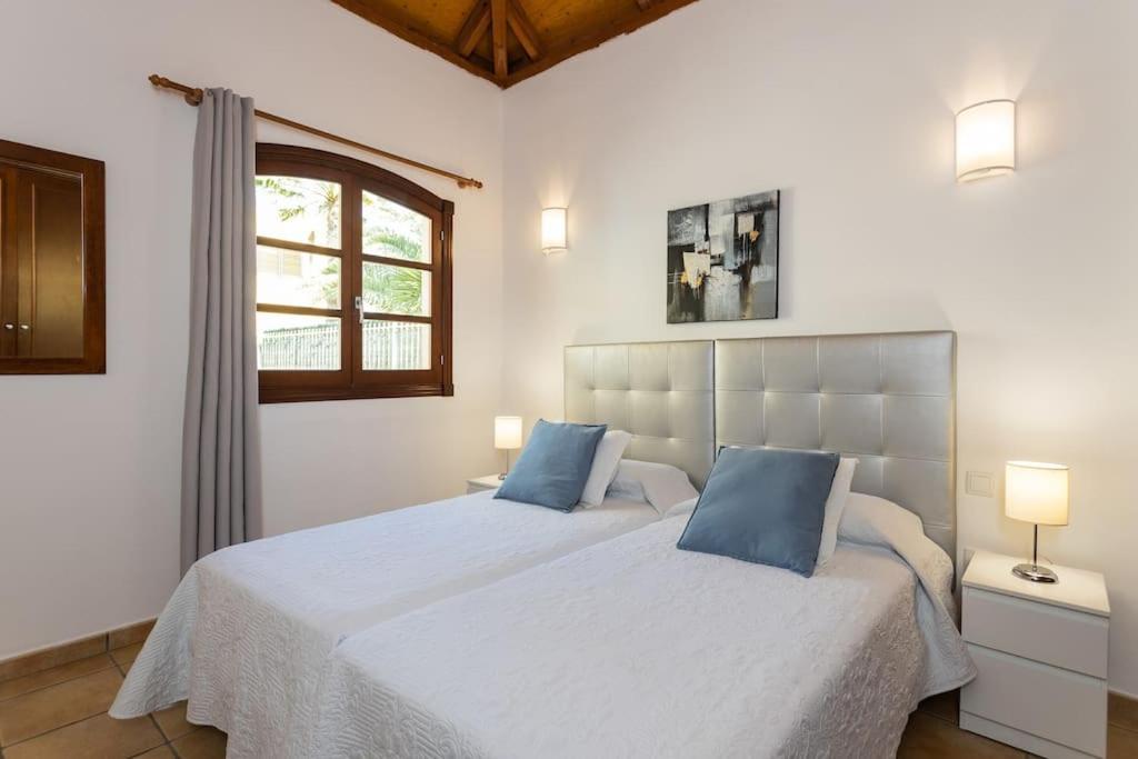 Villa Helen - Heated Pool Wifi Smarttv Barbecue Κοραλέχο Εξωτερικό φωτογραφία