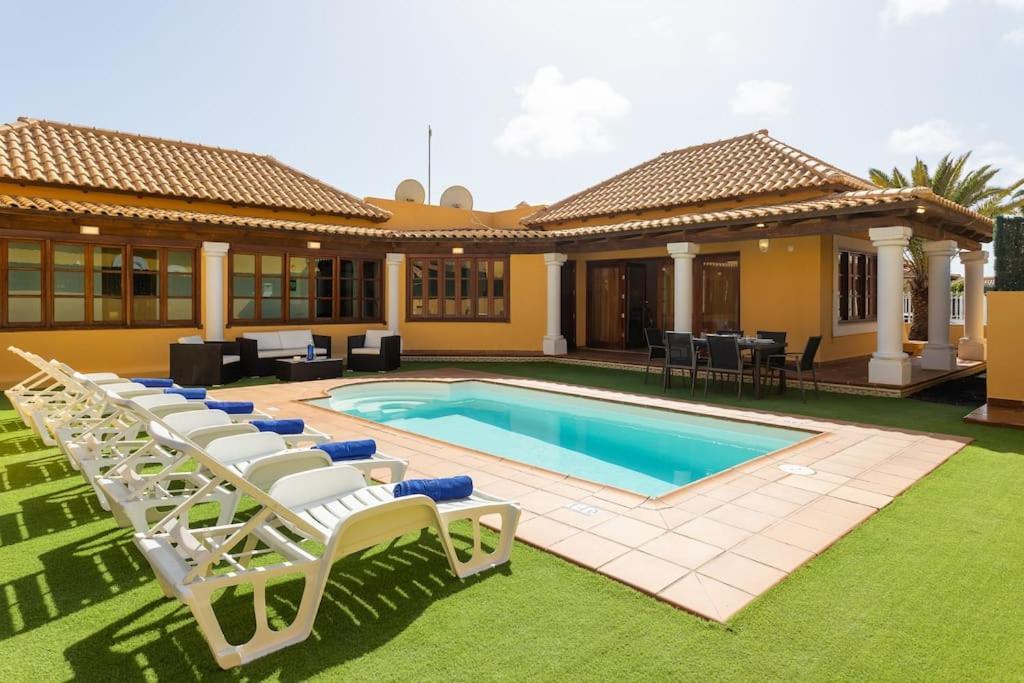 Villa Helen - Heated Pool Wifi Smarttv Barbecue Κοραλέχο Εξωτερικό φωτογραφία