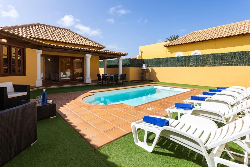 Villa Helen - Heated Pool Wifi Smarttv Barbecue Κοραλέχο Εξωτερικό φωτογραφία
